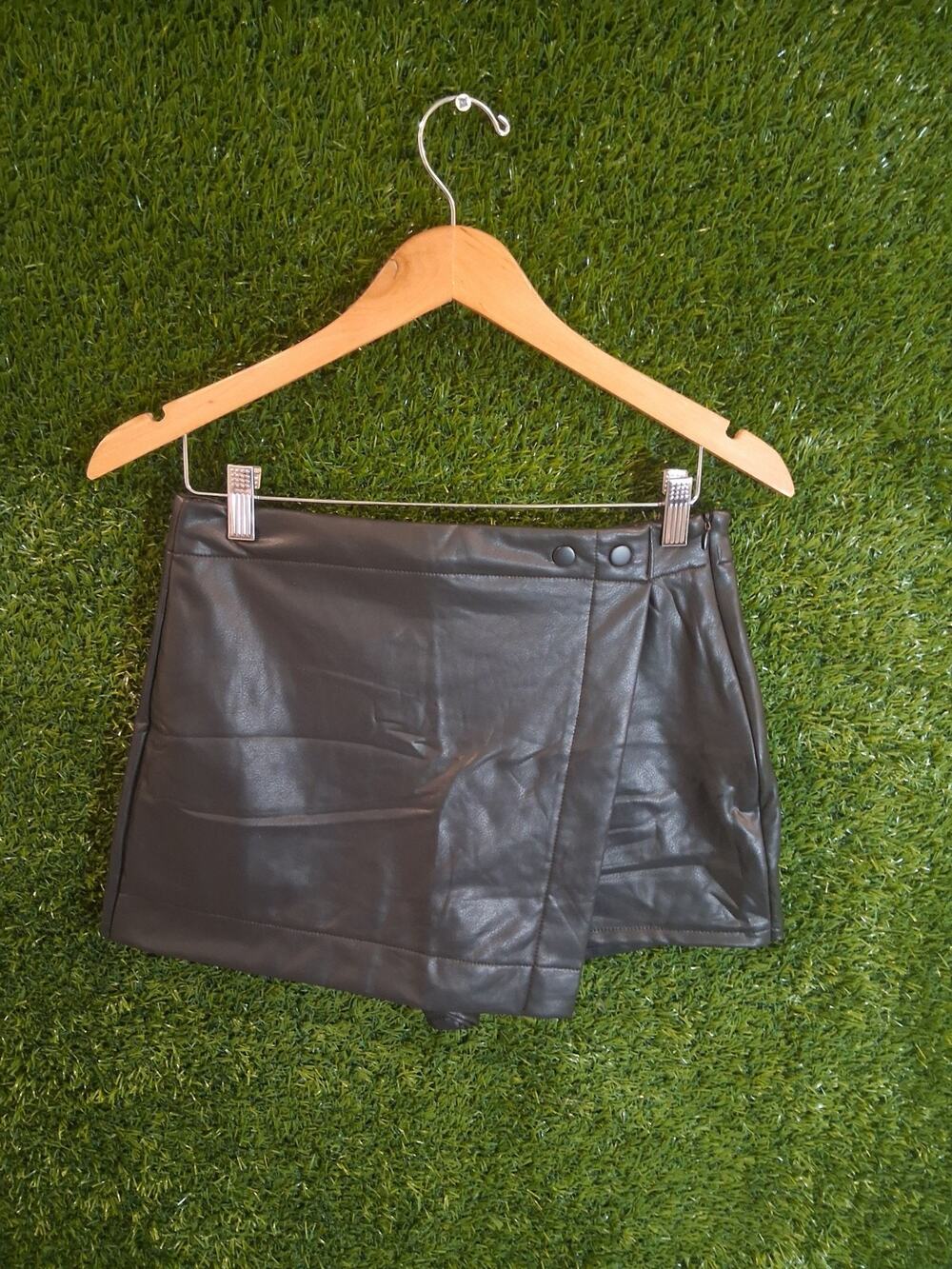 Rewash Black Faux Leather Skort Women's Size M Mini Skirt Shorts Wrap Front